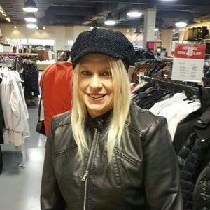 Meet your Posher, Lauren